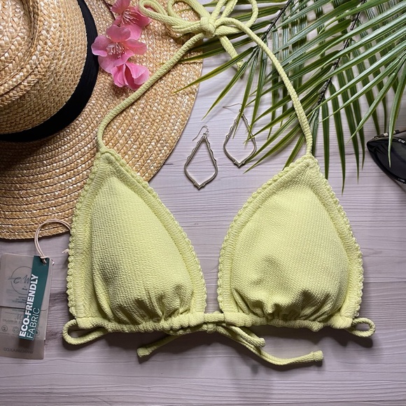 Maaji • Reversible Floral Yellow Sliding Triangle Bikini Top 👙🌴🏄🏼‍♀️ - Picture 4 of 9